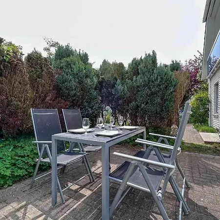 Ferienwohnung-5-mit-terrasse-friesenhus-weisse-moewe-duhnen